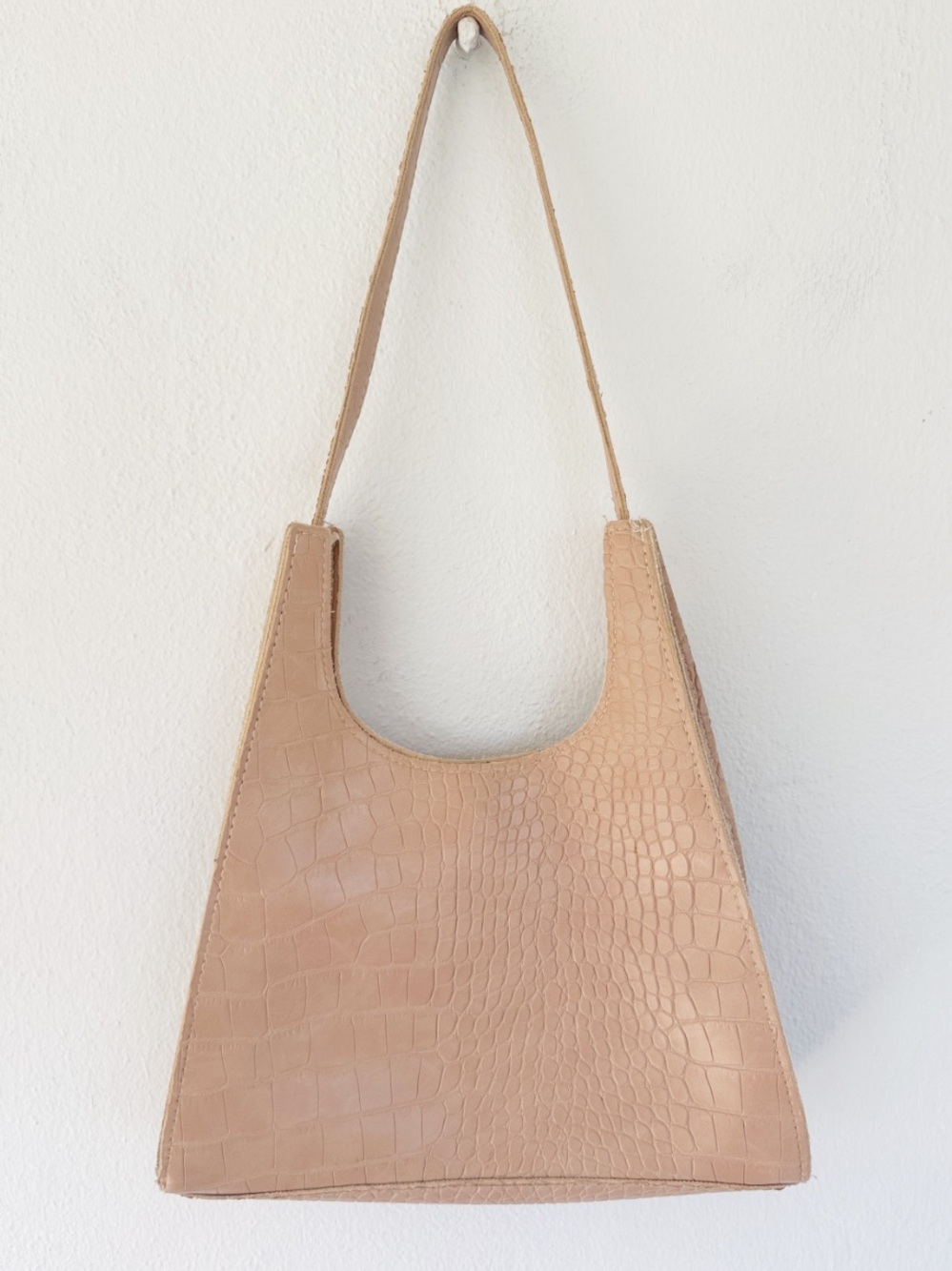 Nude leather textured snake print medium shoulder bag